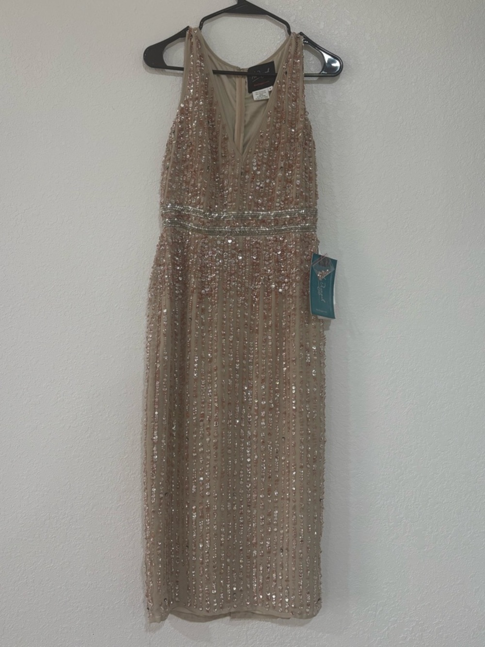Mac Duggal Sequined Sleeveless V-Neck Midi Sheath Dress Size 4 NWT w Flaws - Picture 3 of 9